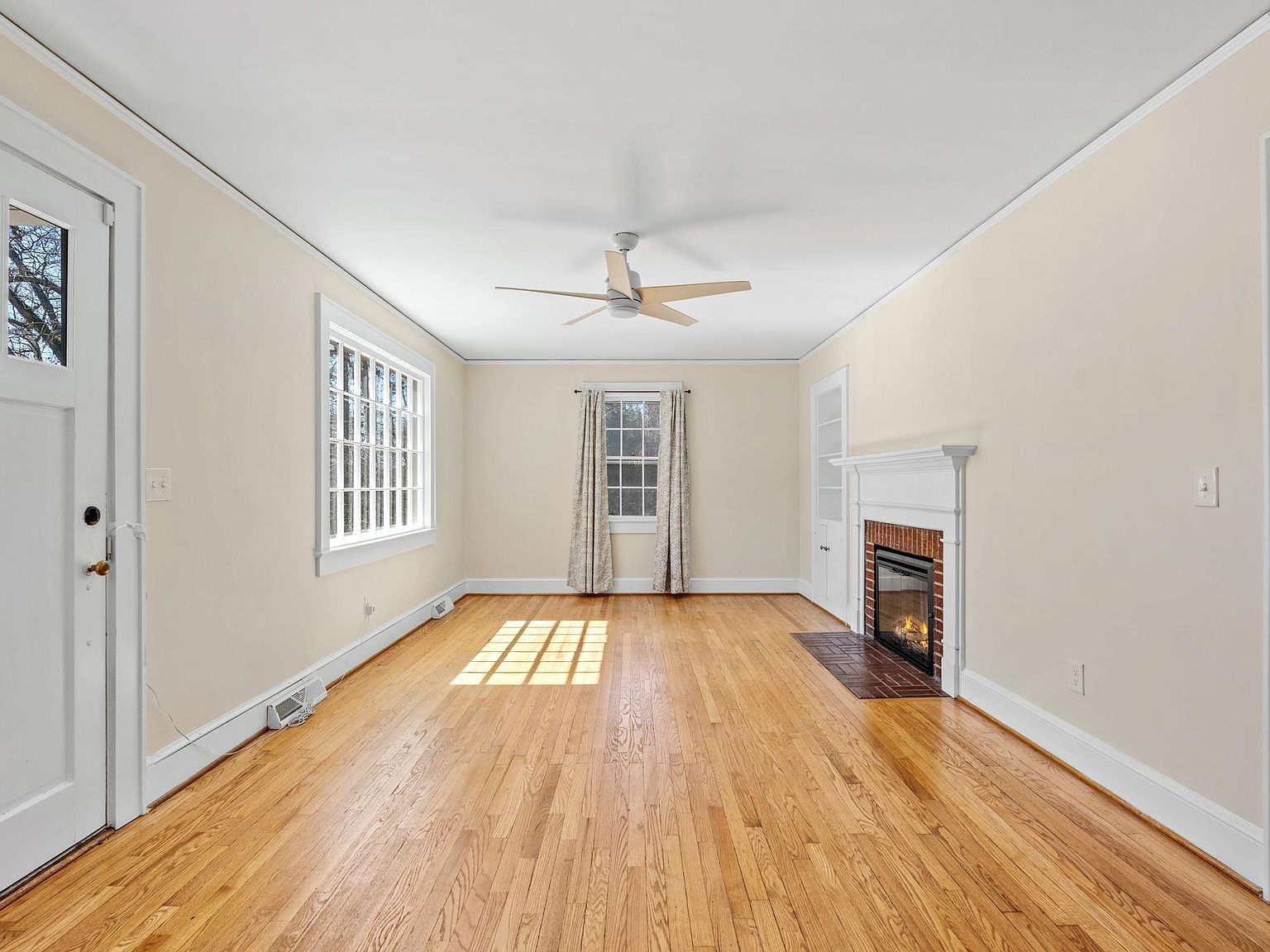 201 Augusta St Easley, SC 29640 - Thumbnail 5