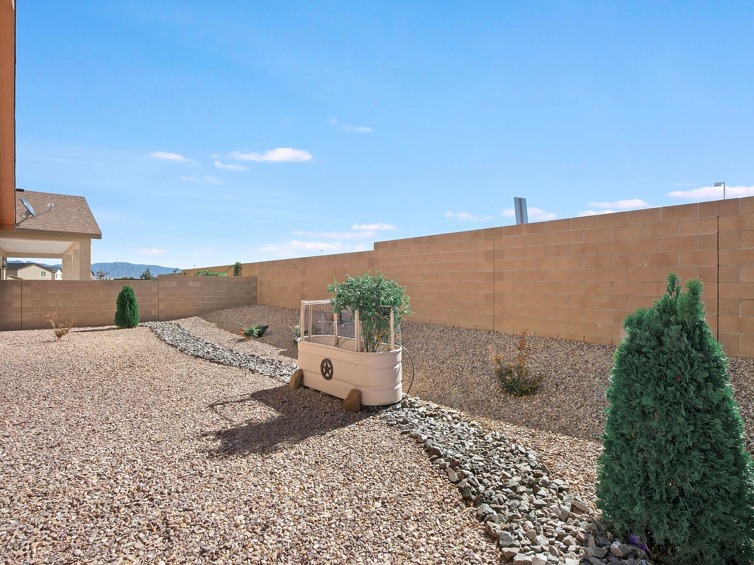 590 Rio Chama Cir SW Los Lunas, NM 87031 - Thumbnail 5