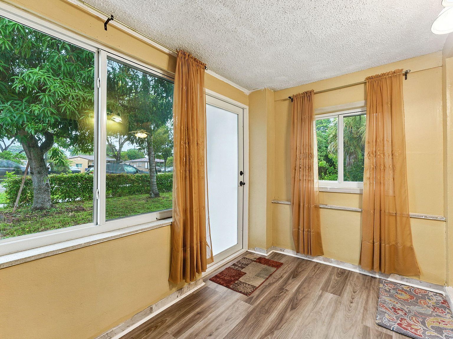 17570 NE 19th Ave North Miami Beach, FL 33162 - Thumbnail 5