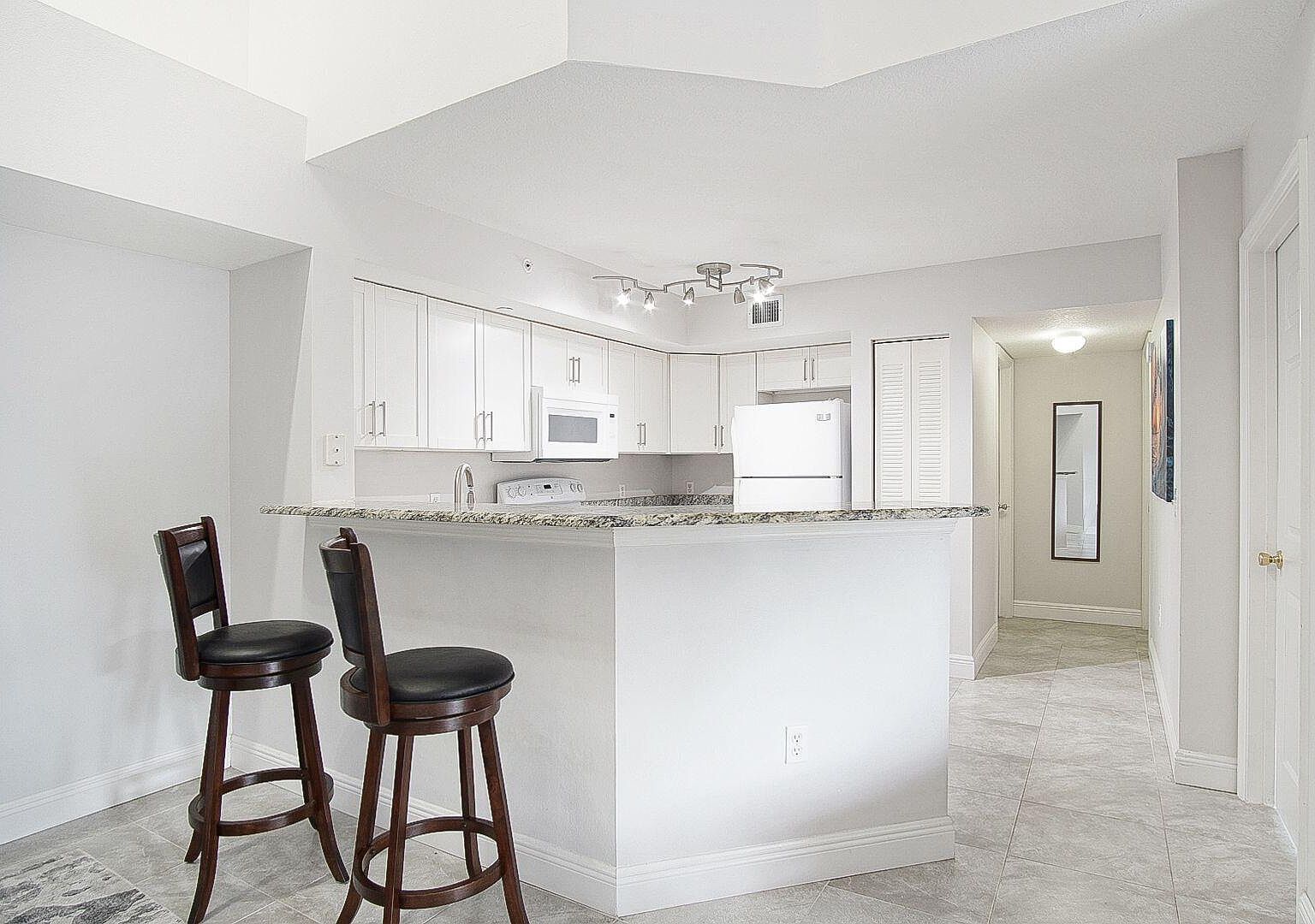 4041 San Marino Blvd APT 307 West Palm Beach, FL 33409 - Thumbnail 5