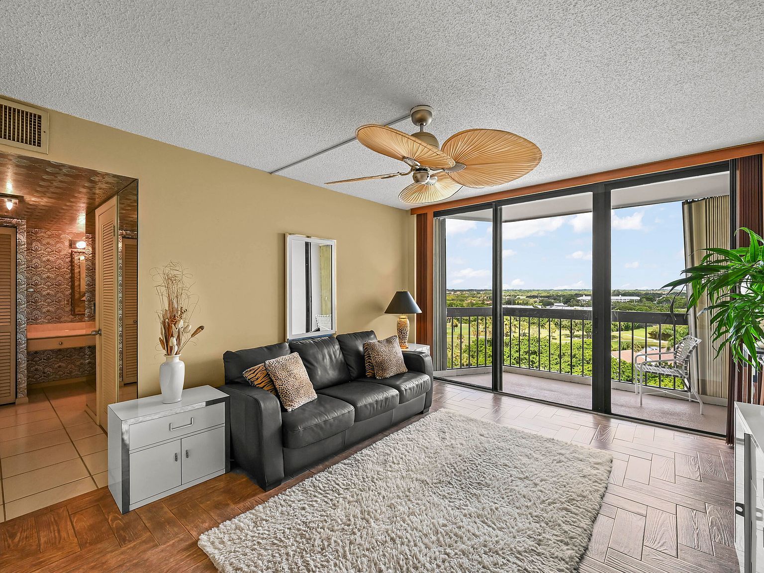 2425 Presidential Way APT 1006 West Palm Beach, FL 33401 - Thumbnail 5