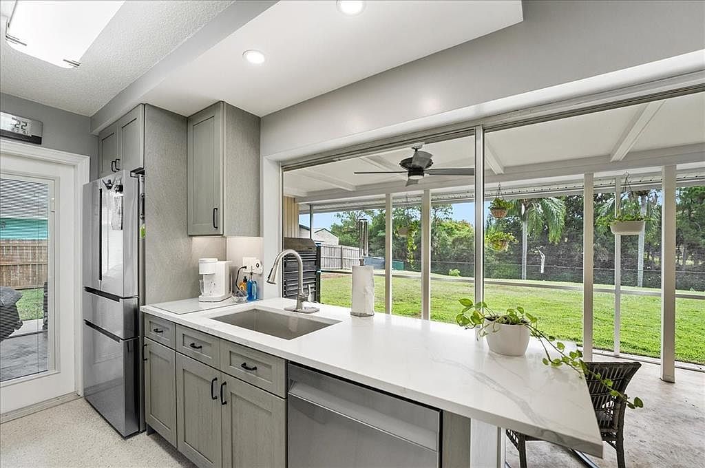 465 NE Midvale St Port Saint Lucie, FL 34983 - Thumbnail 5