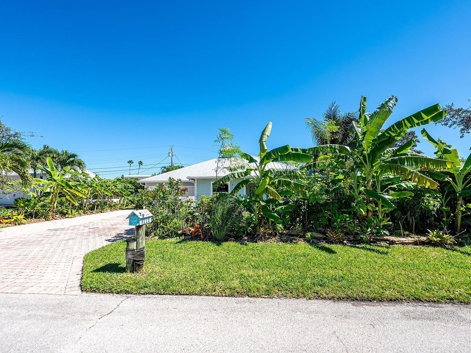 3773 NE Barbara Dr Jensen Beach, FL 34957 - Thumbnail 5