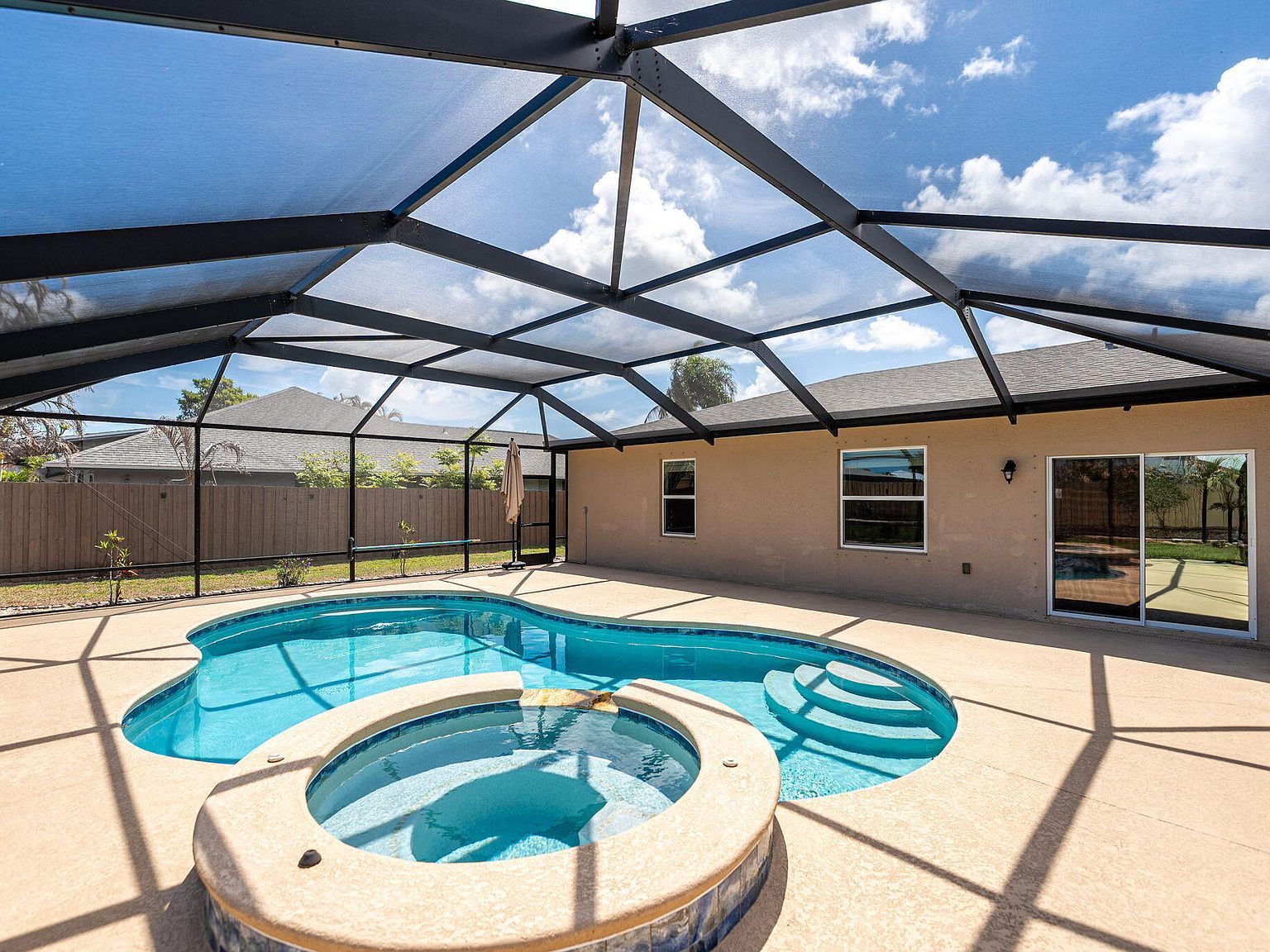 2350 SE Calcutta Cir Port Saint Lucie, FL 34952 - Thumbnail 5