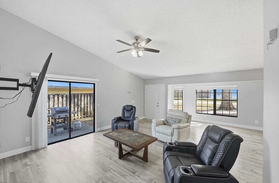 2890 1st Pl Vero Beach, FL 32968 - Thumbnail 5