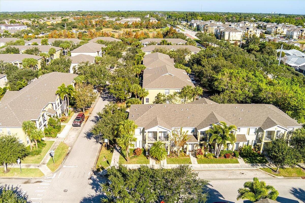 2177 SE Destin Dr Port Saint Lucie, FL 34952 - Thumbnail 5
