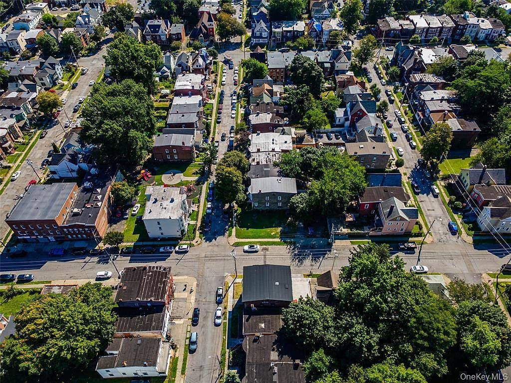 69 Courtney Ave Newburgh, NY 12550 - Thumbnail 5