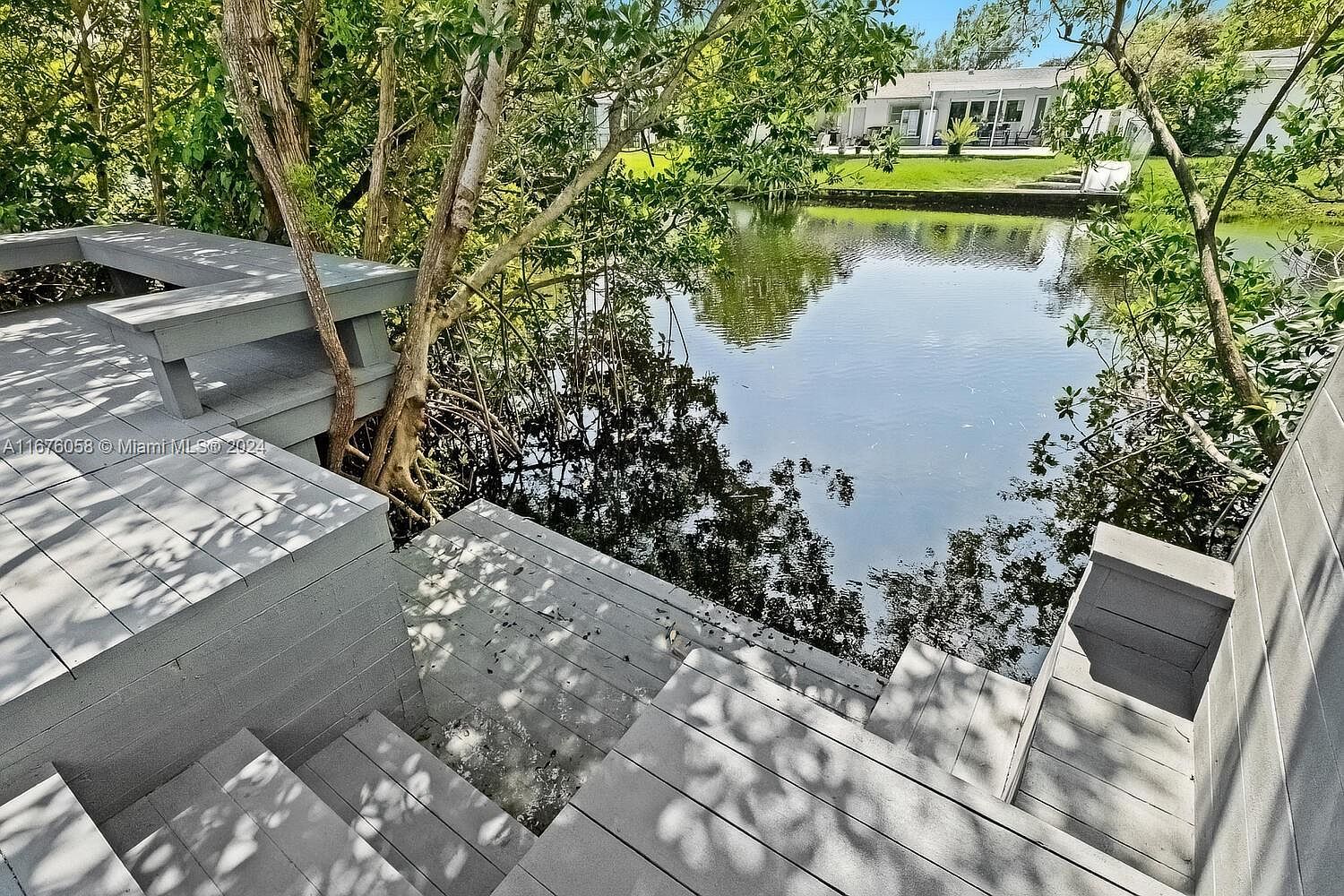 2340 NE 194th St Miami, FL 33180 - Thumbnail 5