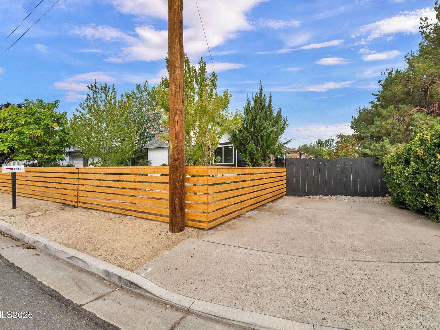 1281 E 10th St Reno, NV 89512 - Thumbnail 5