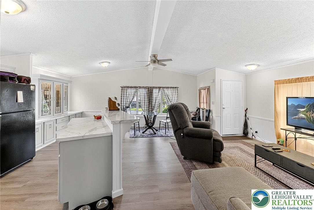 5186 Stone Terrace Dr Whitehall, PA 18052 - Thumbnail 5