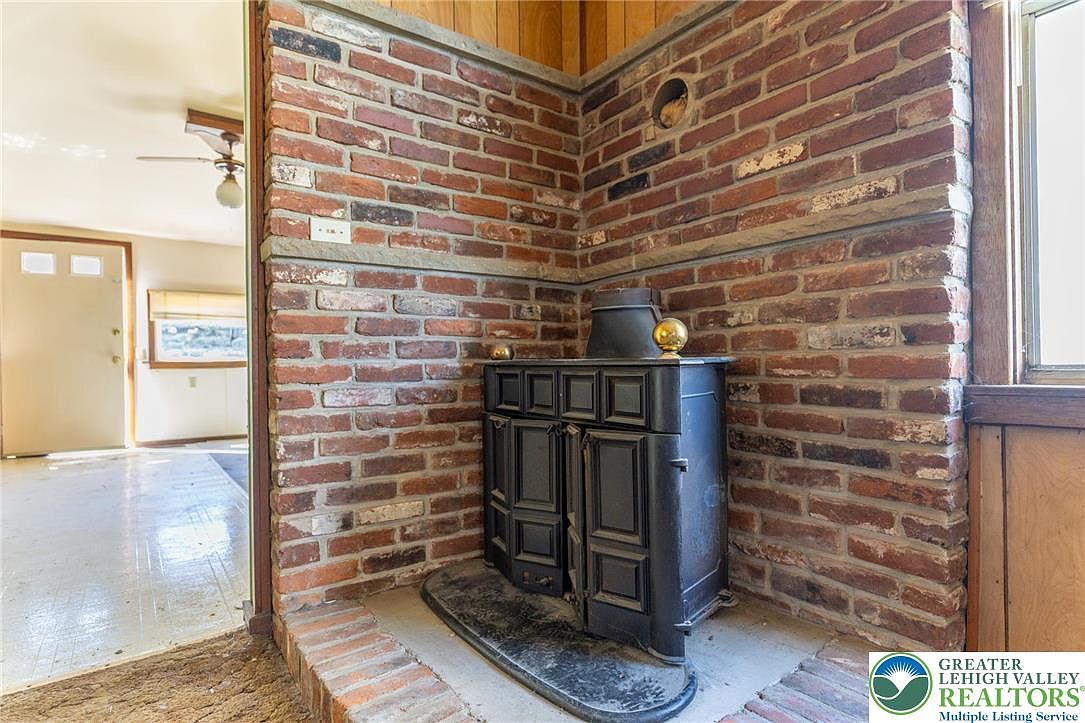 928 W Berwick St Easton, PA 18042 - Thumbnail 5