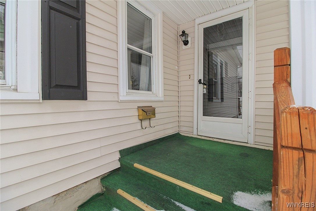 99 Elmwood Ave Lockport, NY 14094 - Thumbnail 5