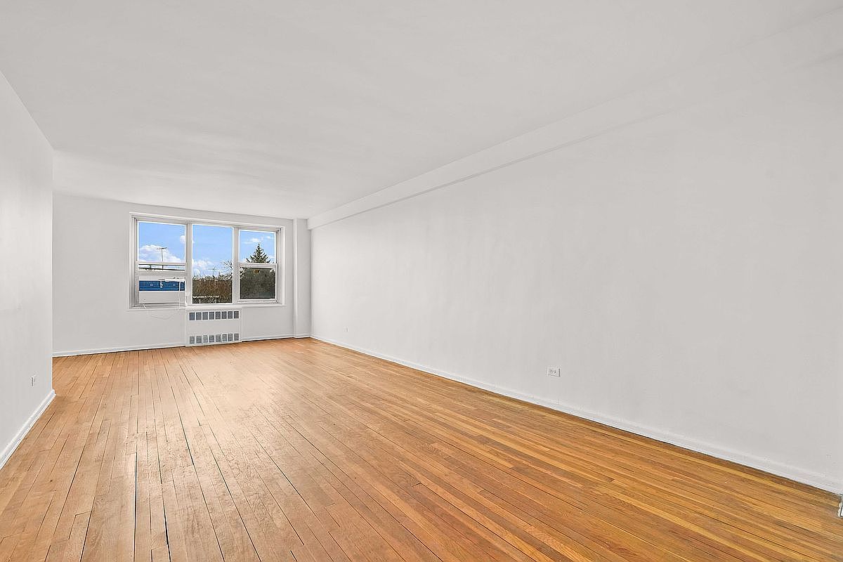 210-15 23rd Ave #3F Bayside, NY 11360 - Thumbnail 5