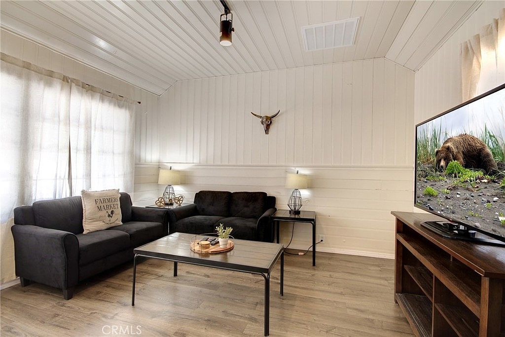 986 Cameron Dr Big Bear Lake, CA 92315 - Thumbnail 5