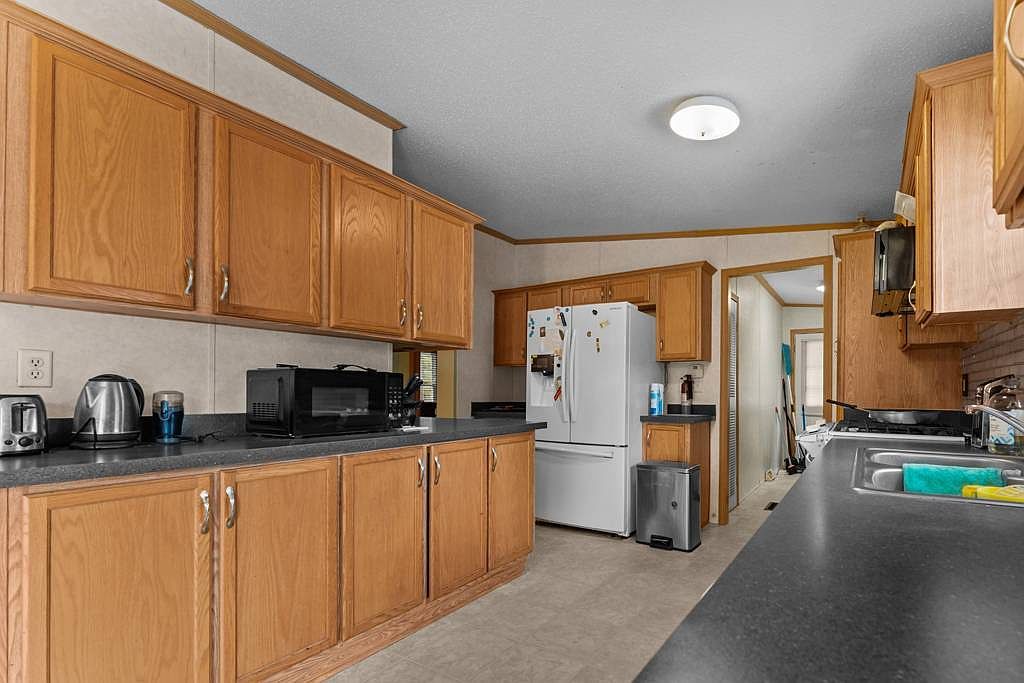 4 Lisas Way Coventry, RI 02816 - Thumbnail 5