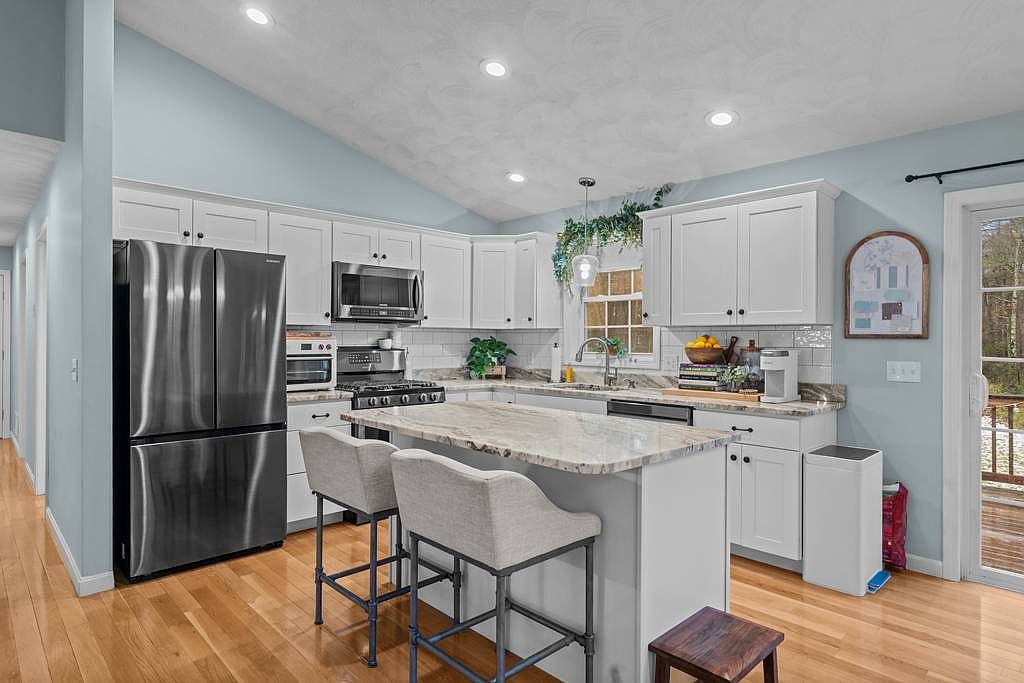 14 Pray Hill Rd Glocester, RI 02814 - Thumbnail 5