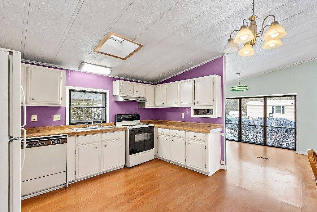 31 Friendship Dr West Bridgewater, MA 02379 - Thumbnail 5