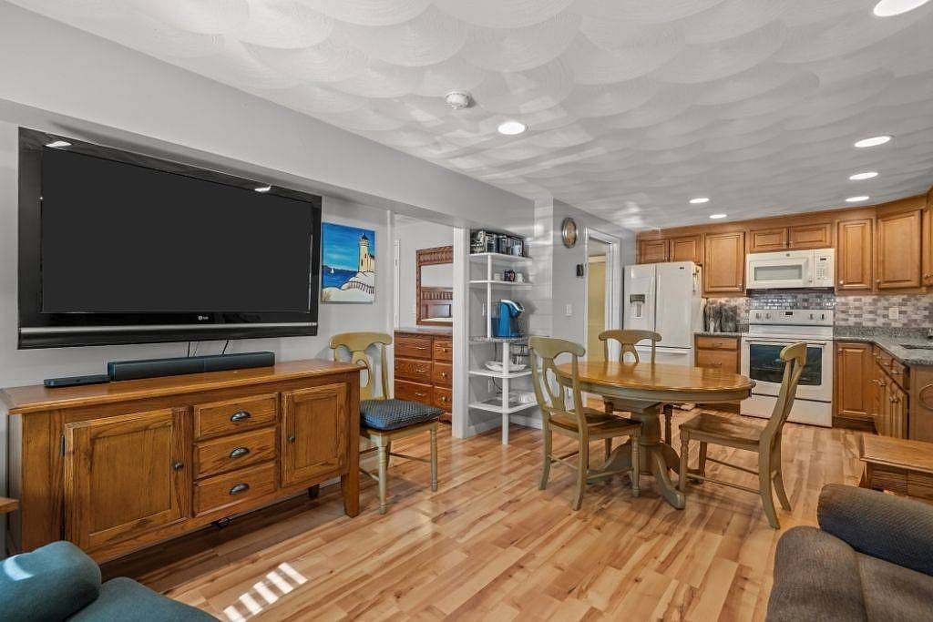 1 Cedar Path Lincoln, RI 02865 - Thumbnail 5