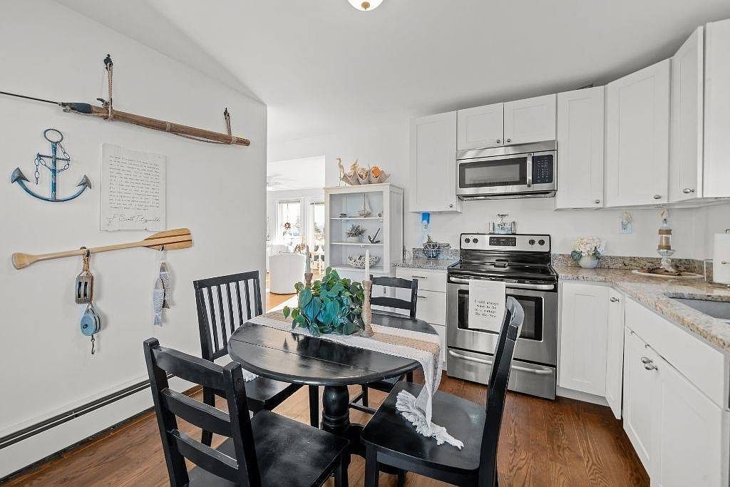 345 Riverside St Portsmouth, RI 02871 - Thumbnail 5