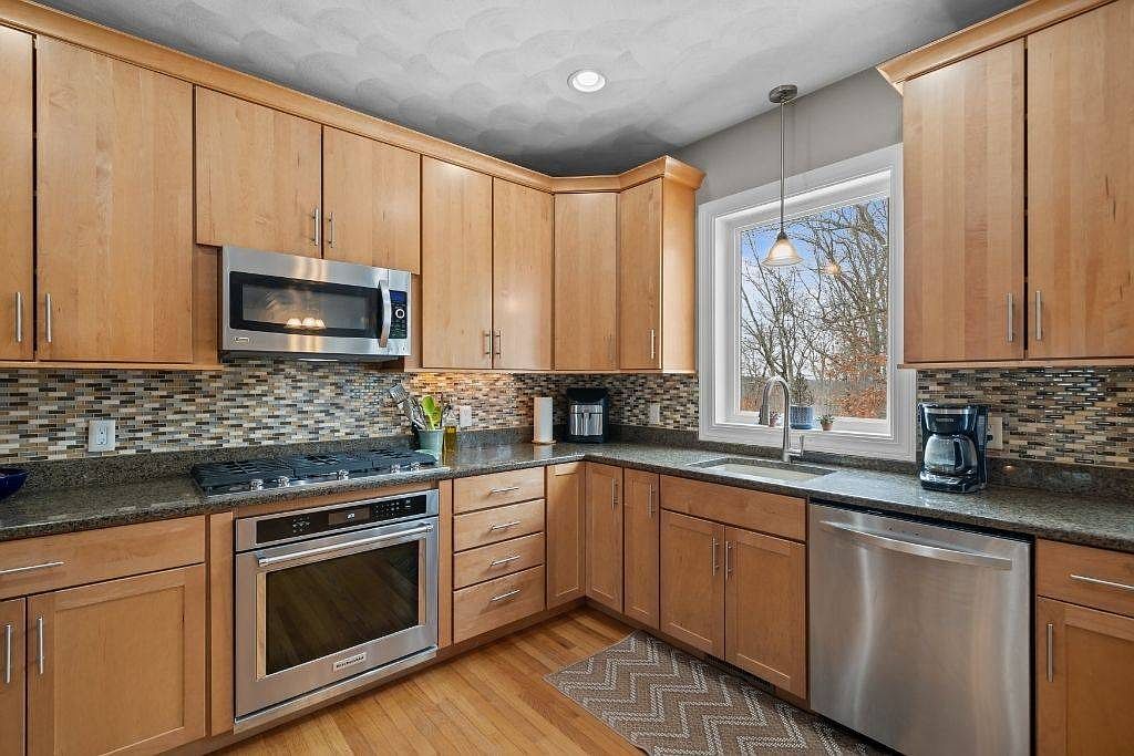 68 Clearview Dr Richmond, RI 02892 - Thumbnail 5