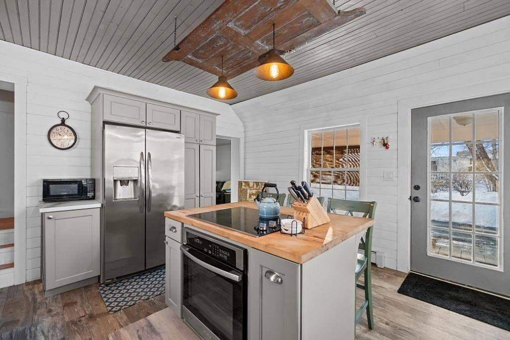 146 Railroad Ave Burrillville, RI 02830 - Thumbnail 5