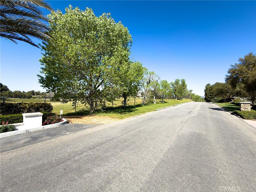 0 Hawthorn St Lot 1 Murrieta, CA 92562 - Thumbnail 5