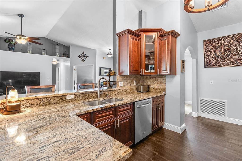 8925 Pebble Beach Pl Clermont, FL 34711 - Thumbnail 5