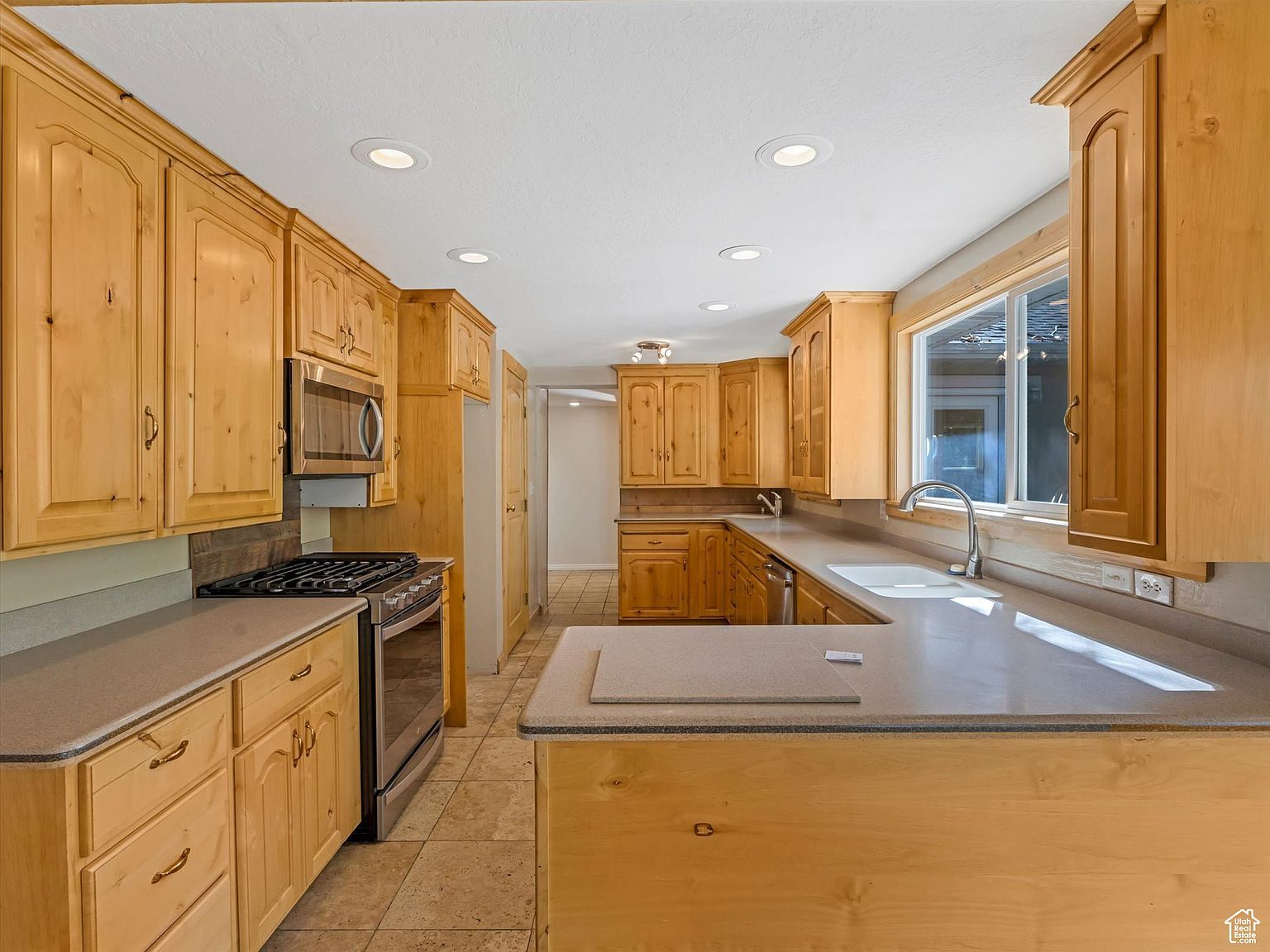 3006 Indian Hills Dr Provo, UT 84604 - Thumbnail 5