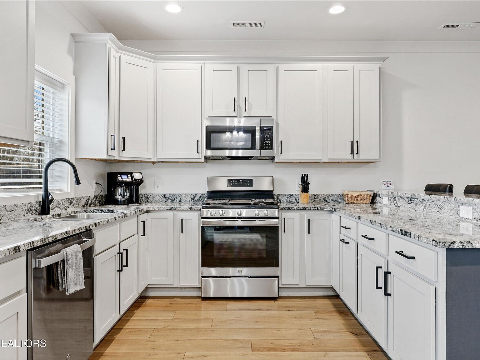 418 Fleeta Williams Way Sevierville, TN 37862 - Thumbnail 5