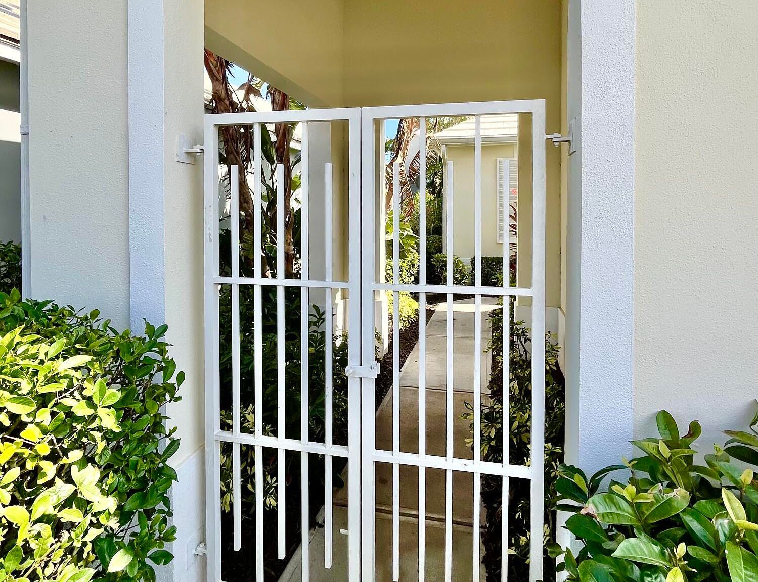 1135 Saint Georges Ln Vero Beach, FL 32967 - Thumbnail 5