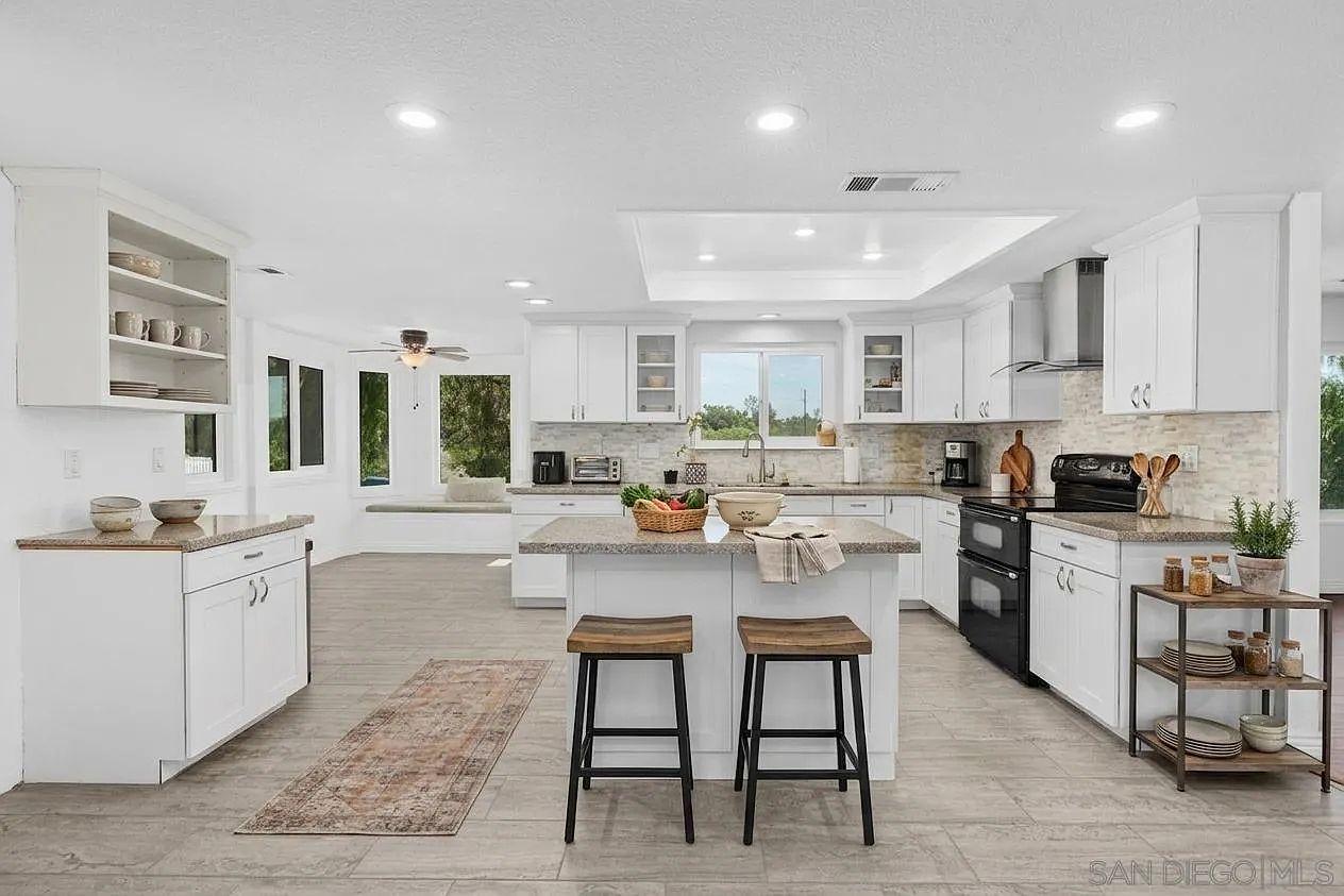 3562 S Mission Rd Fallbrook, CA 92028 - Thumbnail 5