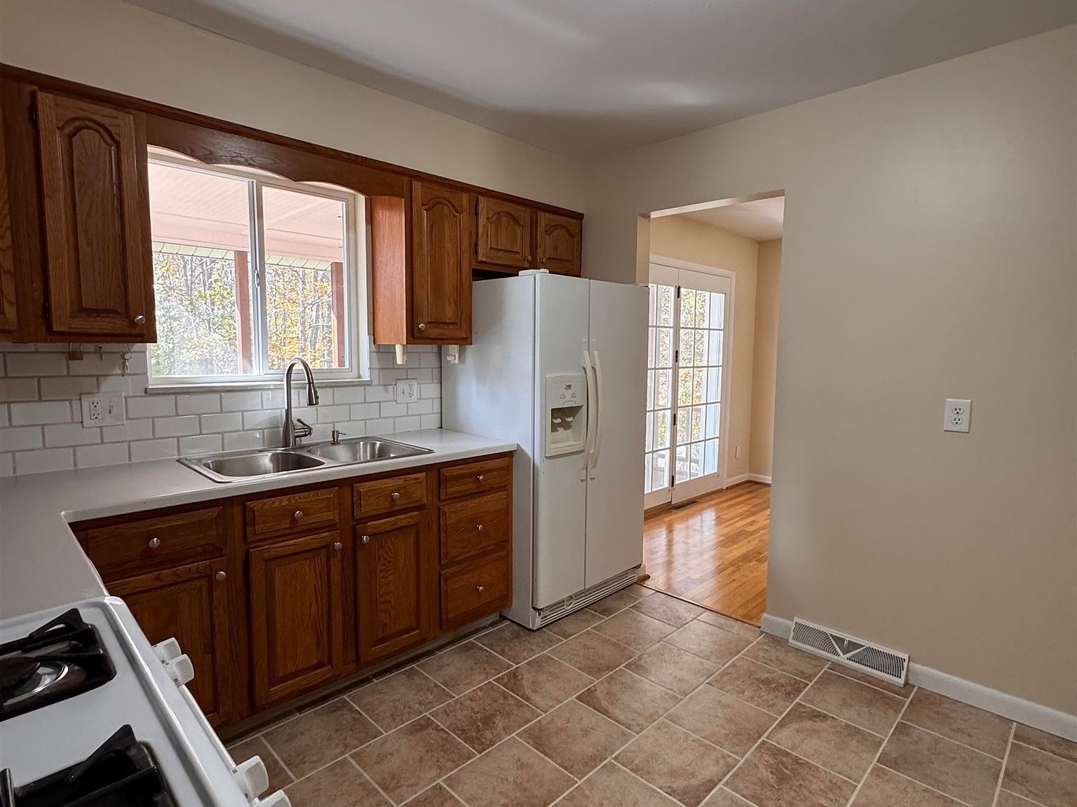 347 Navajo Trl Huntington, WV 25705 - Thumbnail 5