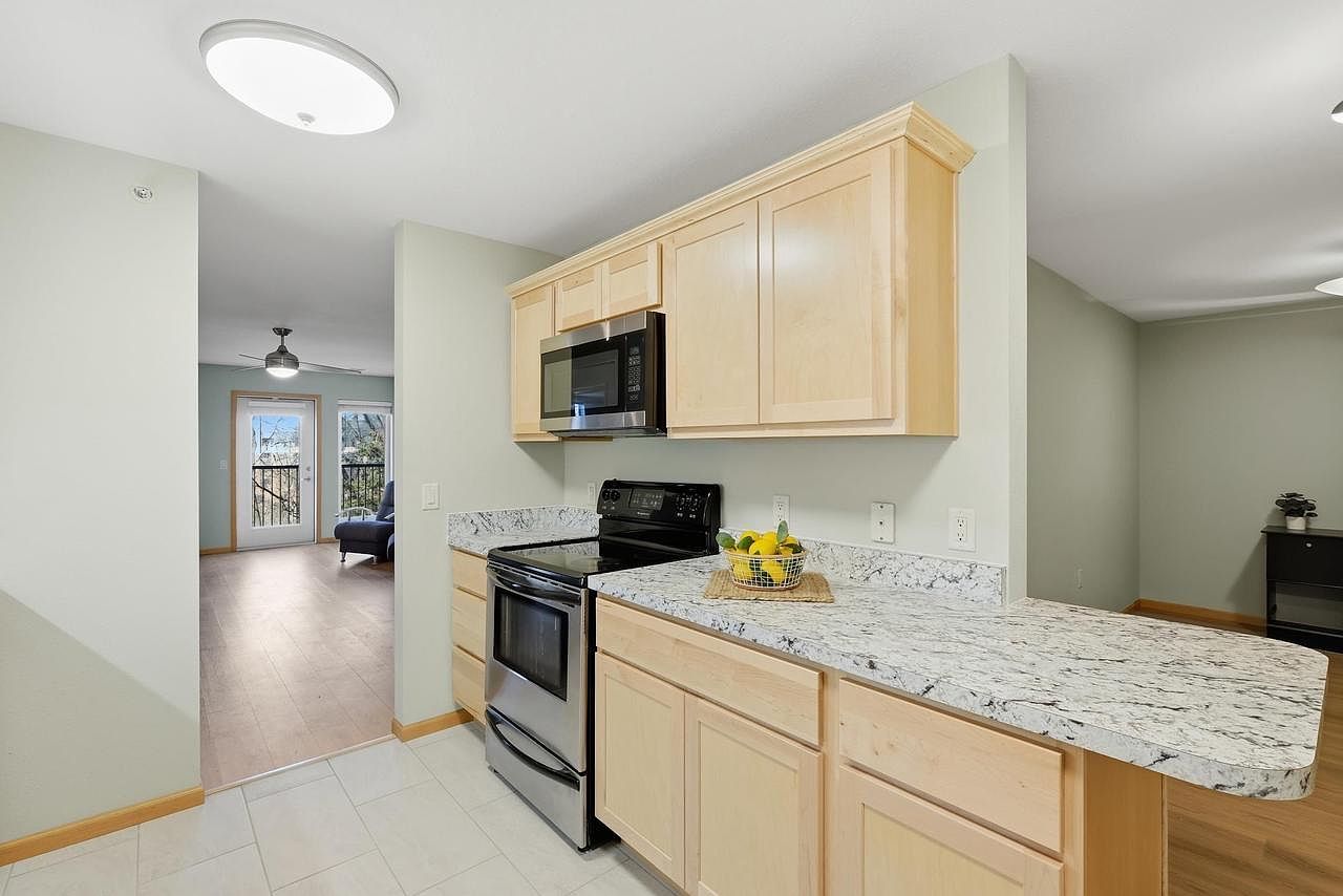 8206 Starr Grass Dr APT 204 Madison, WI 53719 - Thumbnail 5