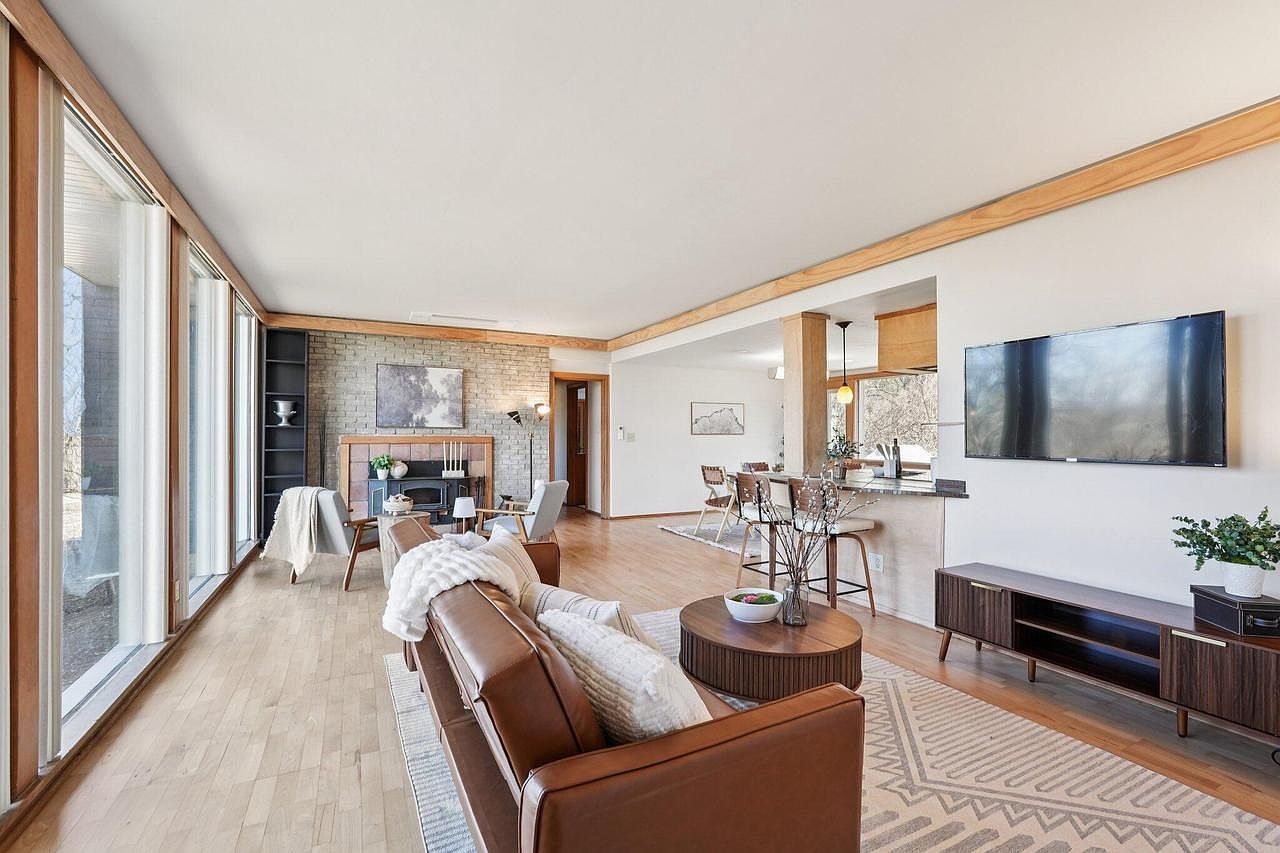 1009 Spring Valley Rd Burlington, WI 53105 - Thumbnail 5