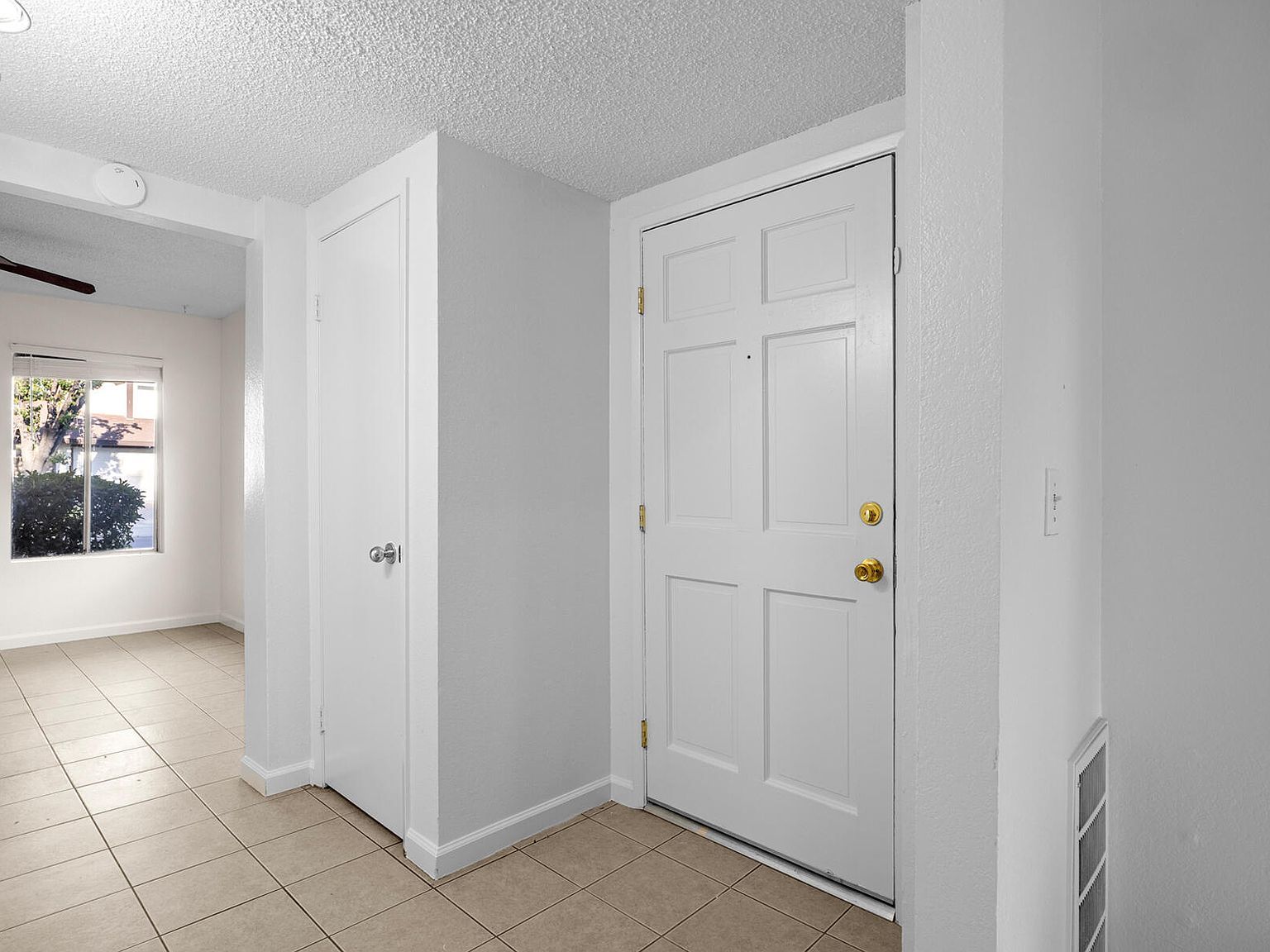 2241 N Edison St Visalia, CA 93292 - Thumbnail 5