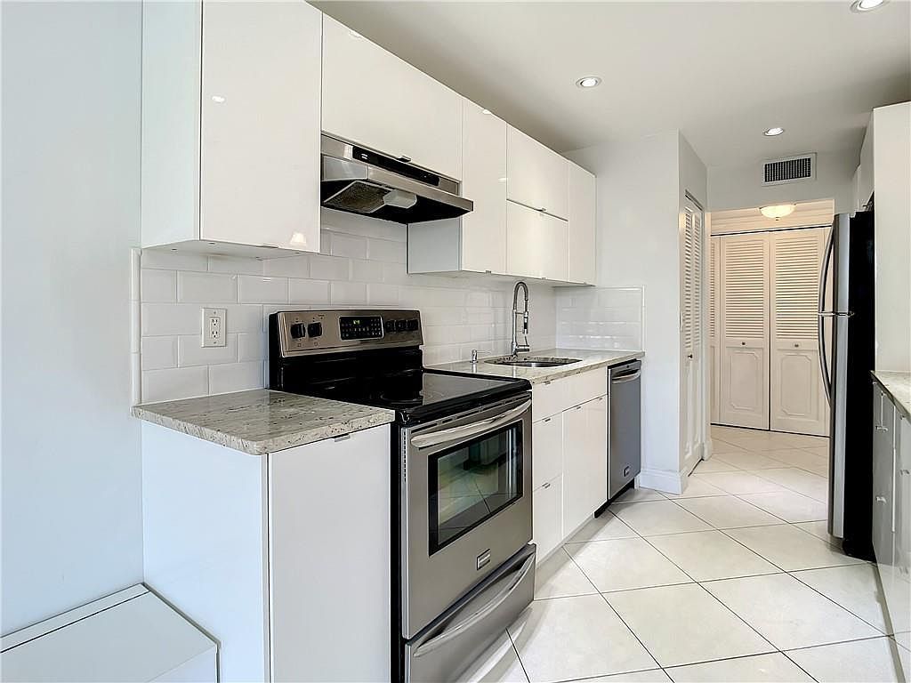 6342 Longboat Ln #404 Boca Raton, FL 33433 - Thumbnail 5