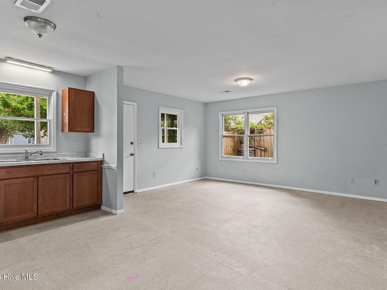 812 S 13th St Wilmington, NC 28401 - Thumbnail 5