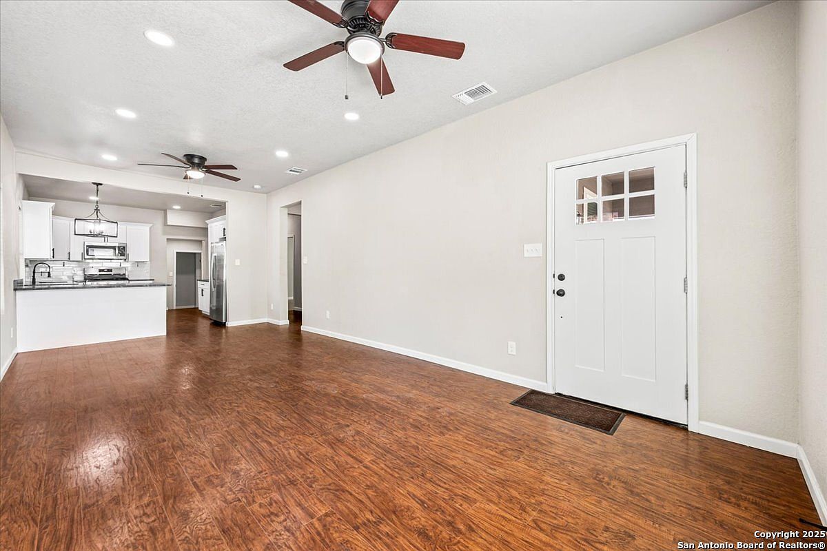 1735 Center St San Antonio, TX 78202 - Thumbnail 5