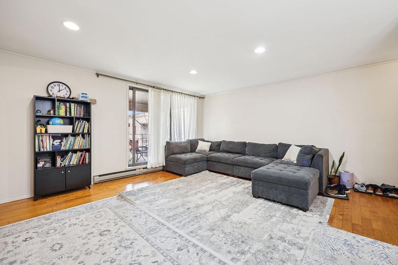 1818 E Shorewood Blvd UNIT 310 Shorewood, WI 53211 - Thumbnail 5