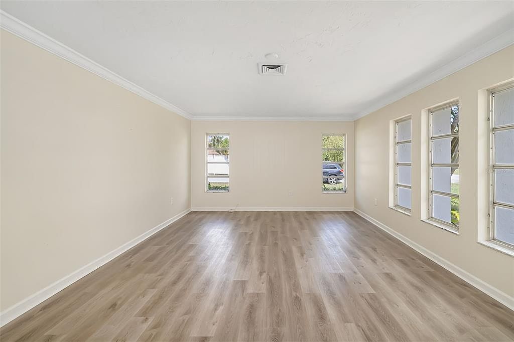 1097 Willis Ave Sarasota, FL 34232 - Thumbnail 5