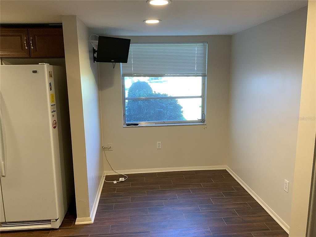 3318 Village Green Dr #823 Sarasota, FL 34239 - Thumbnail 5