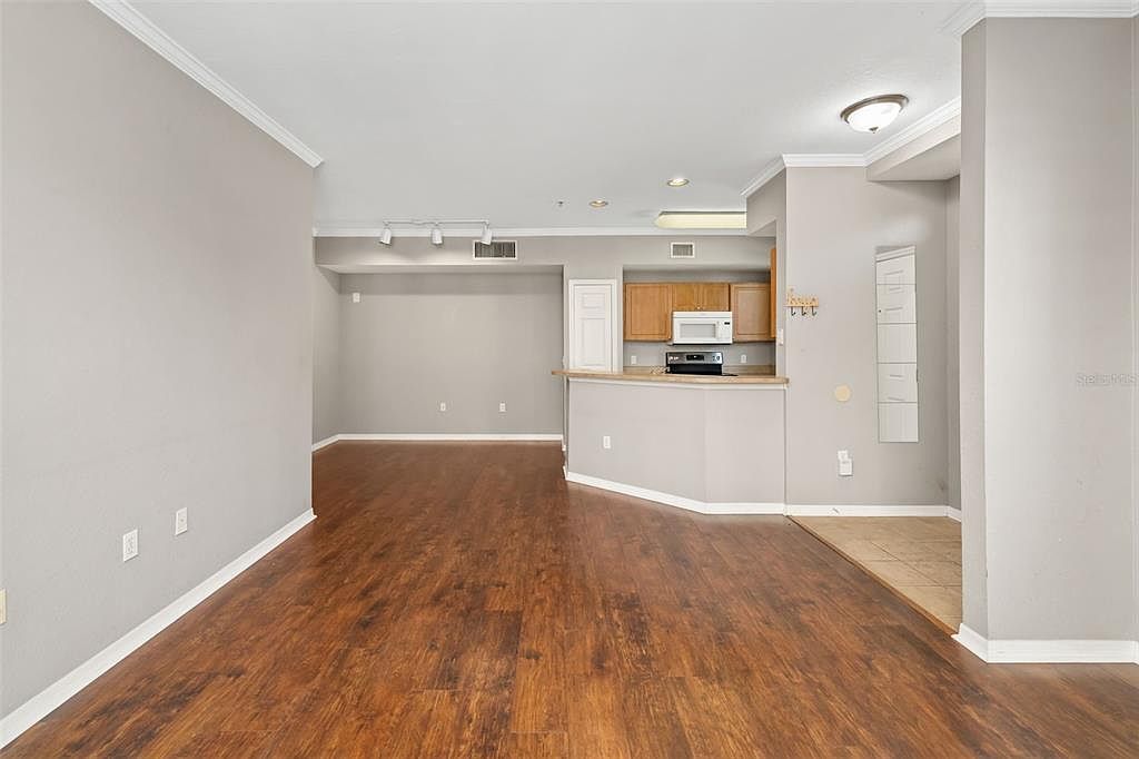 5501 Rosehill Rd Unit 103 Sarasota, FL 34233 - Thumbnail 5