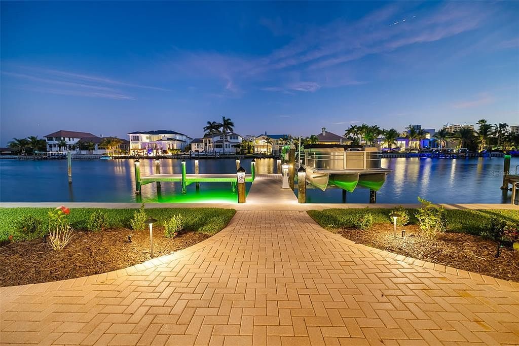 480 Cleveland Dr Sarasota, FL 34236 - Thumbnail 5