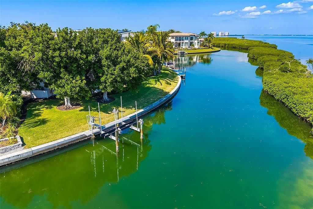 560 Harbor Cove Cir Longboat Key, FL 34228 - Thumbnail 5