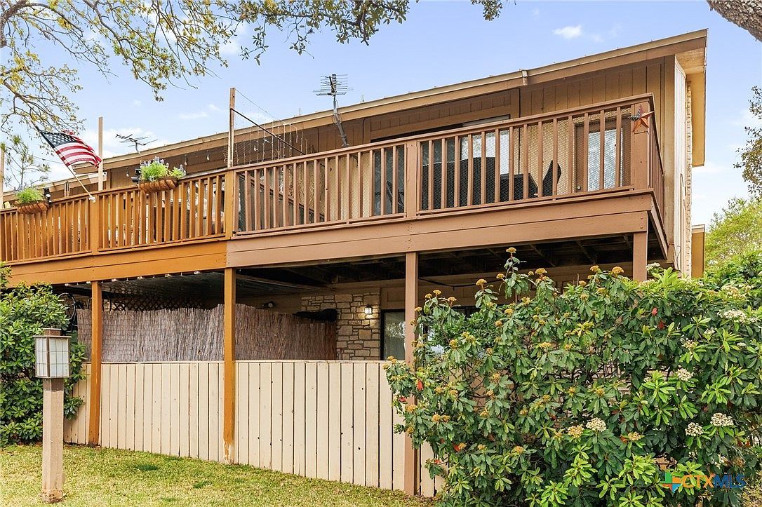 704 Horseshoe Bay Blvd #F Horseshoe Bay, TX 78657 - Thumbnail 5