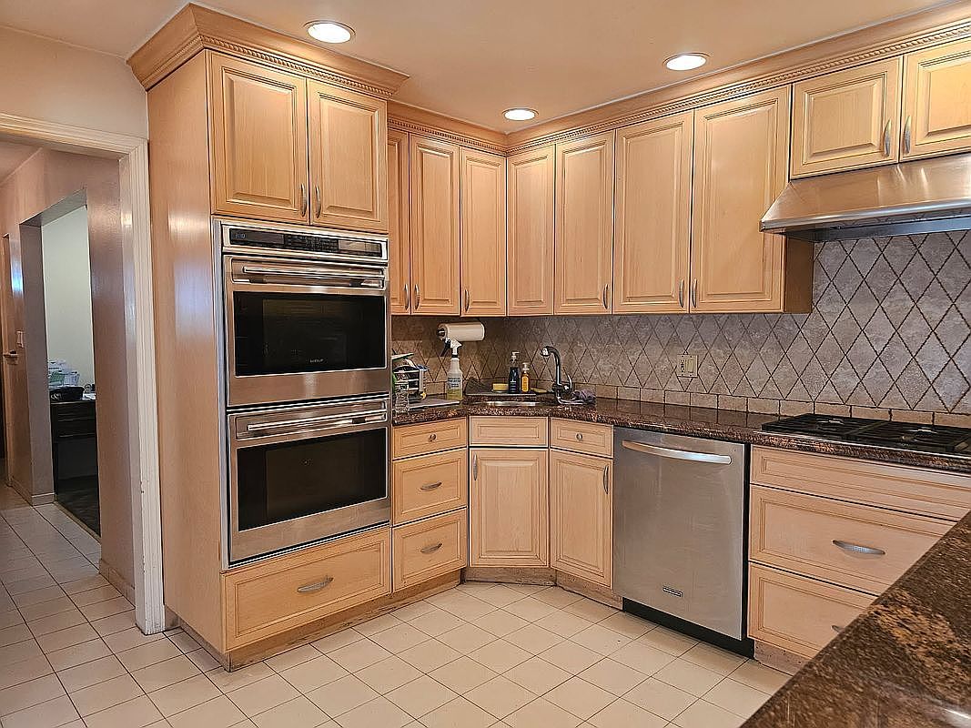 79-06 214th St Bayside, NY 11364 - Thumbnail 5