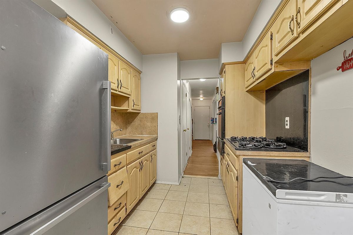 11721 Francis Lewis Blvd Cambria Heights, NY 11411 - Thumbnail 5