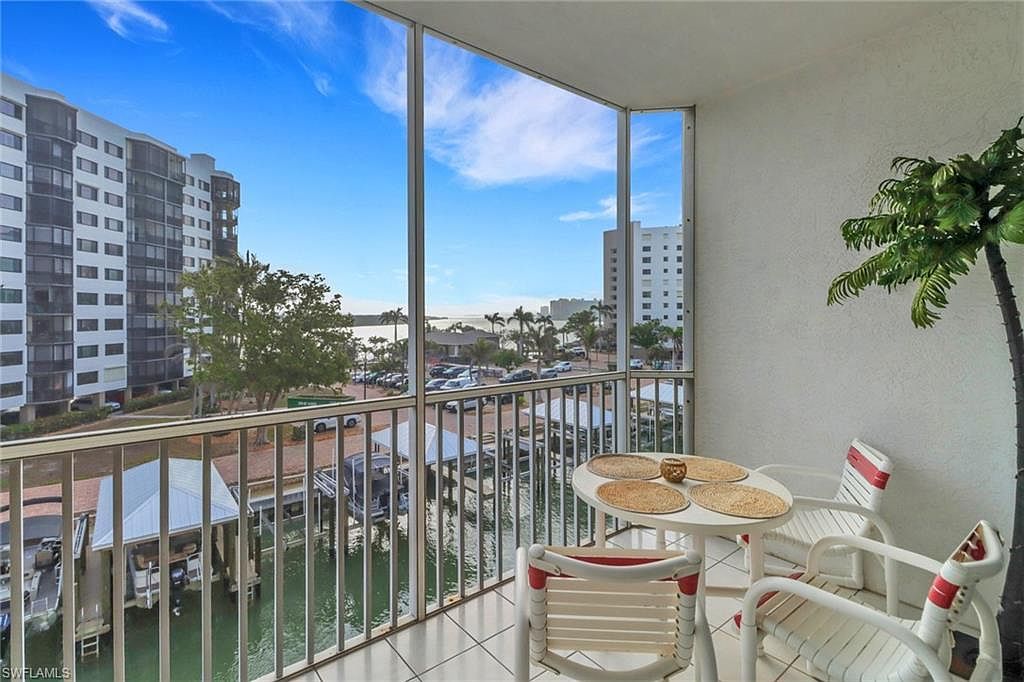 4331 Bay Beach Ln APT 353 Fort Myers Beach, FL 33931 - Thumbnail 5