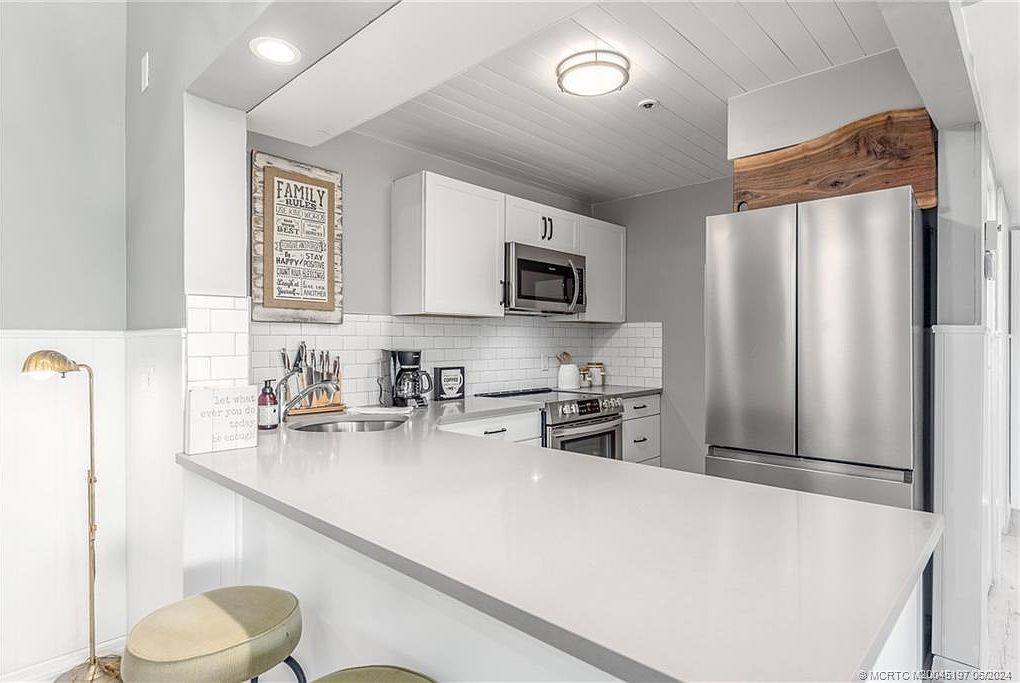 4468 NE Ocean Blvd APT D3 Jensen Beach, FL 34957 - Thumbnail 5