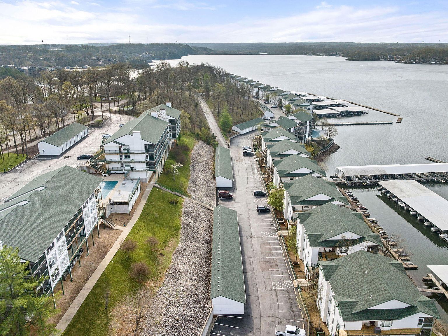 W1309 E Harbour Towne Dr #W1309 Lake Ozark, MO 65049 - Thumbnail 5